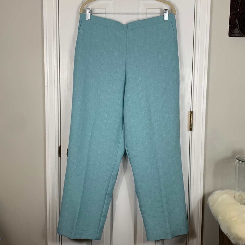 Alfred Dunner teal pants size 16. Has pockets.